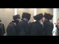 satmar rebbe r zalman leib and viznitz bp rebbes dance at sadigura sheva brochos sivan 5782