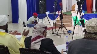 SHEIKH ABDIRASHIID ALI SUUFI OO SI WEYN U AMAANEY USRADA AL-WAAJIDI