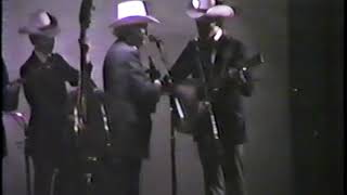In The Pines - Bill Monroe & The Blue Grass Boys LIVE at Bean Blossom 1981