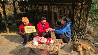 She and Thanh received gifts from the landlord for the New Year 2025, Happy New Year