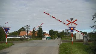 Spoorwegovergang Mørkøv (DK) // Railroad crossing // Jernbaneoverskæring