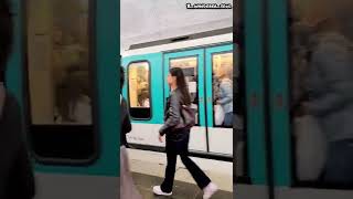 Metro situation in Paris | Overcrowded