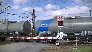 Spoorwegovergang Trnovec nad Váhom (SK) // Railroad crossing // Železničné priecestie