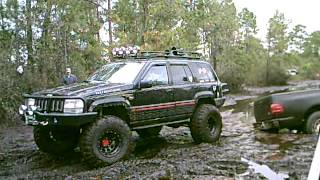 Monster Jeep Grand Cherokee Mudding