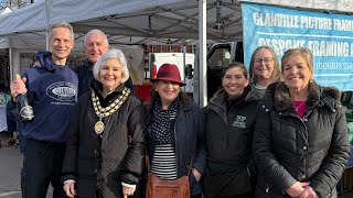 A Beaconsfield Market goodbye - Mayor thanks Richard from Glanville Framing