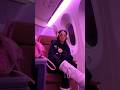 vido de Fernanda Villalobos en un avión con luz rosa #tiktok #iamferv #viral #parati #trending