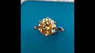 金黄莫桑钻戒指主石3克拉净度vvs1 Golden Moissanite diamond ring center stone 3 carat clarity vvs1