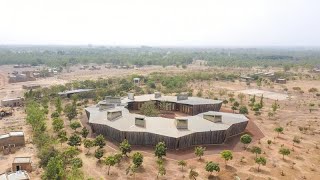 L'architecte burkinabé Diébédo Francis Kéré remporte le prix Pritzker