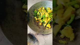 ବହୁତ ଦିନ ପରେ ଚୁଲି ରେ ରୋଷେଇ କଲି  🤭😔 #villagelifestyle #desifood #shortvideo #villagefoodlife