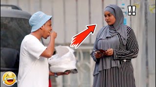 Cuntadii Ay Soo Dalbadeen Ayaa Hortooda Ku Cunay! Siaan U tijiiabiyo Falcelintooda 2| Funny Prank