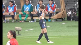 なでしこ日韓戦の試合最終盤！谷川選手を中心に最後まで攻める！ベンチには内田篤人さん＆ピッチ解説の鮫島彩さんが見守っています