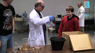 IYC2011 - 09 - chemiluminescence.mpg