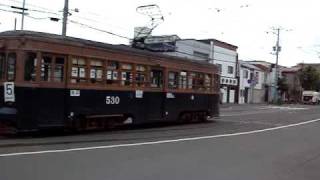 2008年7月29日　函館市電　渋い路面電車の発車映像　港湾ドッグ付近にて