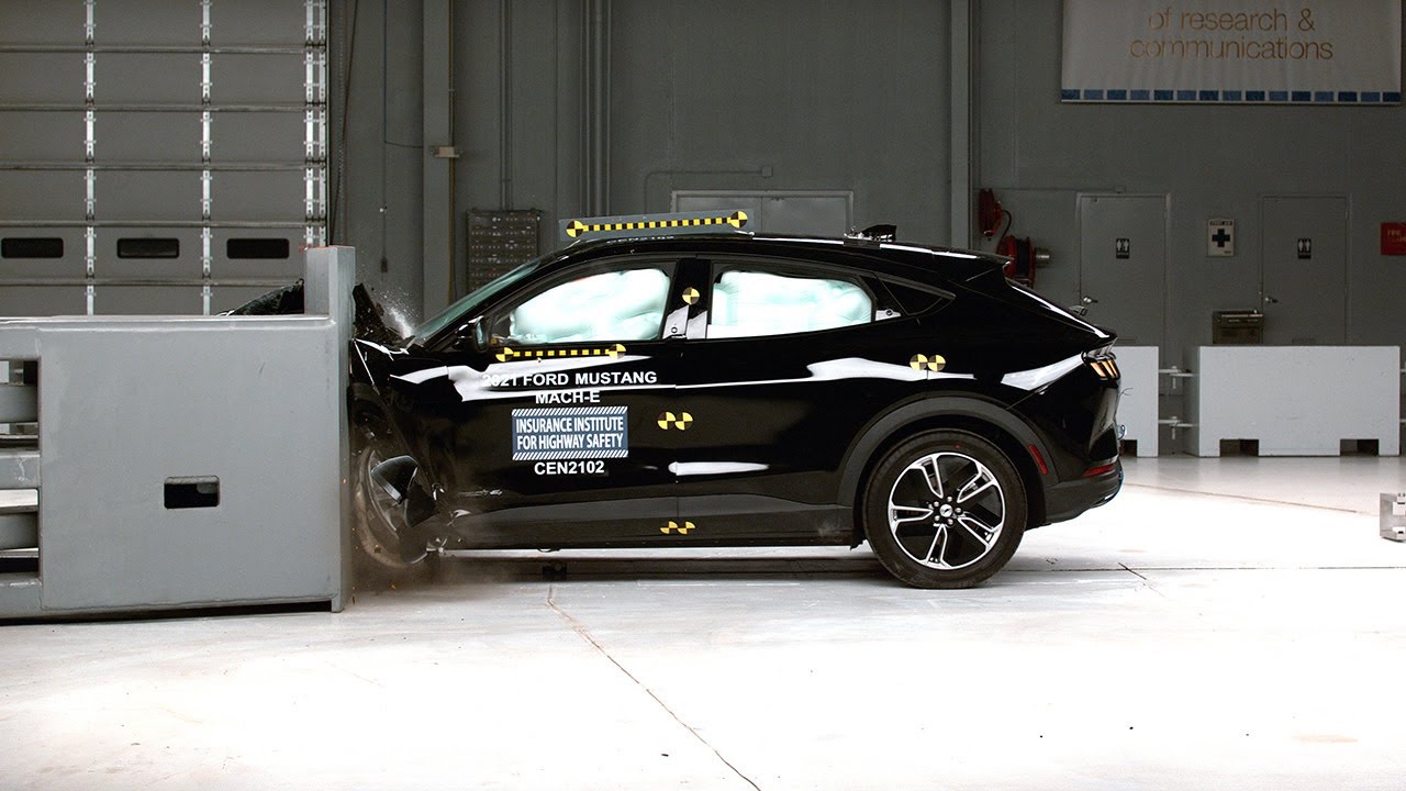 2021 Ford Mustang Mach-E Driver-side Small Overlap IIHS Crash Test ...