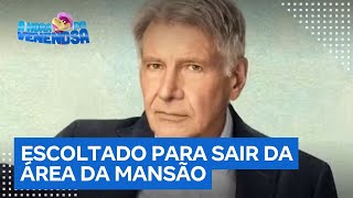 Harrison Ford é escoltado pela polícia ao deixar área atingida pelos incêndios na Califórnia