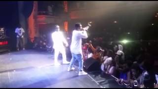 Bisa kdei and Sarkodie performs chingam