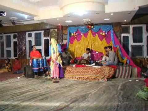 Bacha Nagma, A Kashmiri Dance Form - YouTube