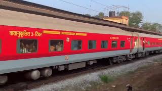 22113 Ltt - Kcvl Kochuveli Sf Express via Kottayam with Offlink WAG-7 NKJ. #konkanrailway