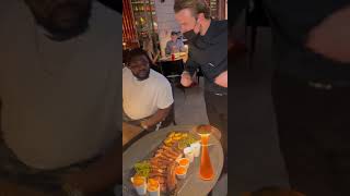 cabrel nanjip reçu par le grand @samueletoo9 a dubai a l'atelier restaurant