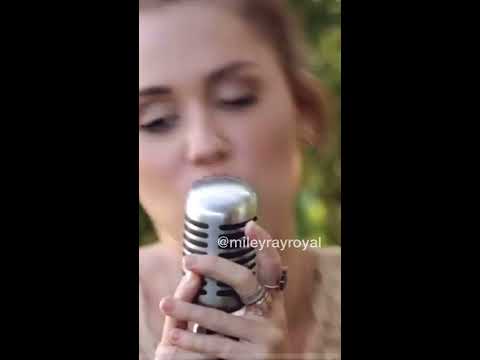 Miley Cyrus - Jolene ( Backyard Session ) - YouTube