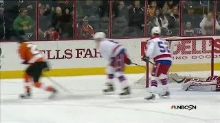 Giroux scores on Holtby with dirty dangle