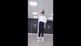 【TF家族三代】TF家族苏新皓211202 很早之前的编舞，结个尾✌ 2021就要过完了啊！！！ 微博||1080p