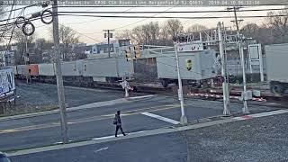 4- 10-2019 06:32 sb stack trailers CSX 3168 Q010