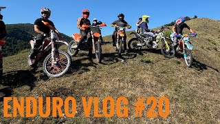 Continuam pe traseu.Am scos pistoanele afara din motoare.Enduro vlog #20 part 2/4