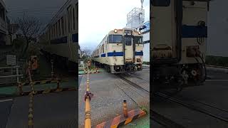 【キハ 47】宇宿小学校踏切を通過します。　#shorts #JR #列車