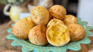 Brazilian cheese bread (Pão de Queijo)