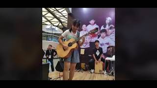 Incredible guitar skills at Shanghai Music Expo 2019