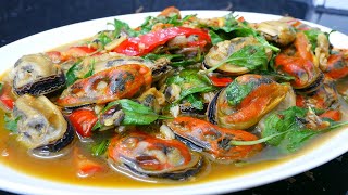 Stir Fried Mussels with Basil