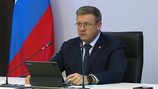 Губернатор поручил жестко требовать выполнения обязательств по уборке снега