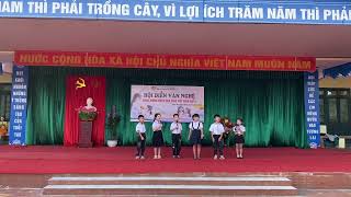 Hát: Học sinh lớp 2 chăm ngoan. Biểu diễn: lớp 2B Trường TH Nga My II