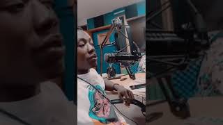 Bakabasajja bassa playing on 97.7 Record FM tusabula hits all day by my bro Masasi masasi...  💪🎤🤳