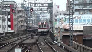 近鉄1233系+8400系8412編成準急大和西大寺行き発車と2410系2415編成+2430系2437編成普通大阪上本町行き到着