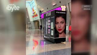 #AWANIByte: Kylie Jenner jual alat solek guna  vending machine di Lapangan Terbang