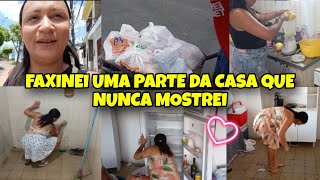 MOSTREI  E FAXINEI UMA PARTE DA CASA QUE NUNCA MOSTREI AQUI  LIMPEZA NA GELADEIRA ALMOÇO E MERCADO 🩷