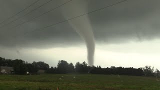 Wild video shows tornado form near Sycamore, Illinois