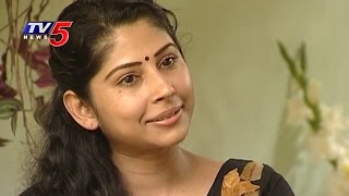 Smita Sabharwal Sings Song | Special Interview | Life Is Beautiful | TV5 News