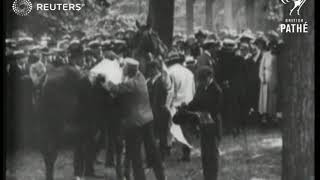 Man O' War winning a race (1920)