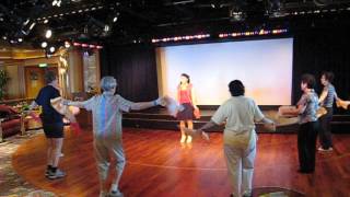 唐艳文(Evelyn Tang)’s Chinese folk dancing class on Diamond Princess Cruises