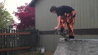 Amazing Skater Attemps a Crail Grab