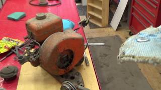 Opening up the vintage Jacobsen motor