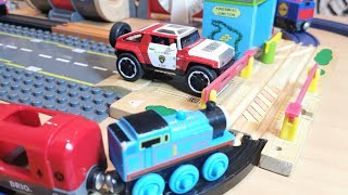 Thomas Train Video Brio Subway Tunnel, Build and Learn Level Crossing Trains 4 Kids,Track Changes