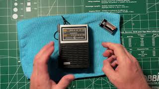 GE 7-24068 Transistor Radio: a look inside