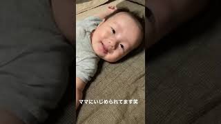 顔に息を吹きかけられて驚く赤ちゃんpart2