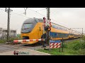 Spoorwegovergang Schalkwijk 😍4K😍 // Dutch railroad crossing