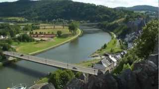 Blick über die Saar und die stadt Saarburg