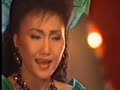 包娜娜 掌声响起 1988央视 你说只要我们喜欢你的歌声，哪怕相隔万里，你也还是愿意来为我们演唱。我们很爱你的歌，但是你再也没有来。